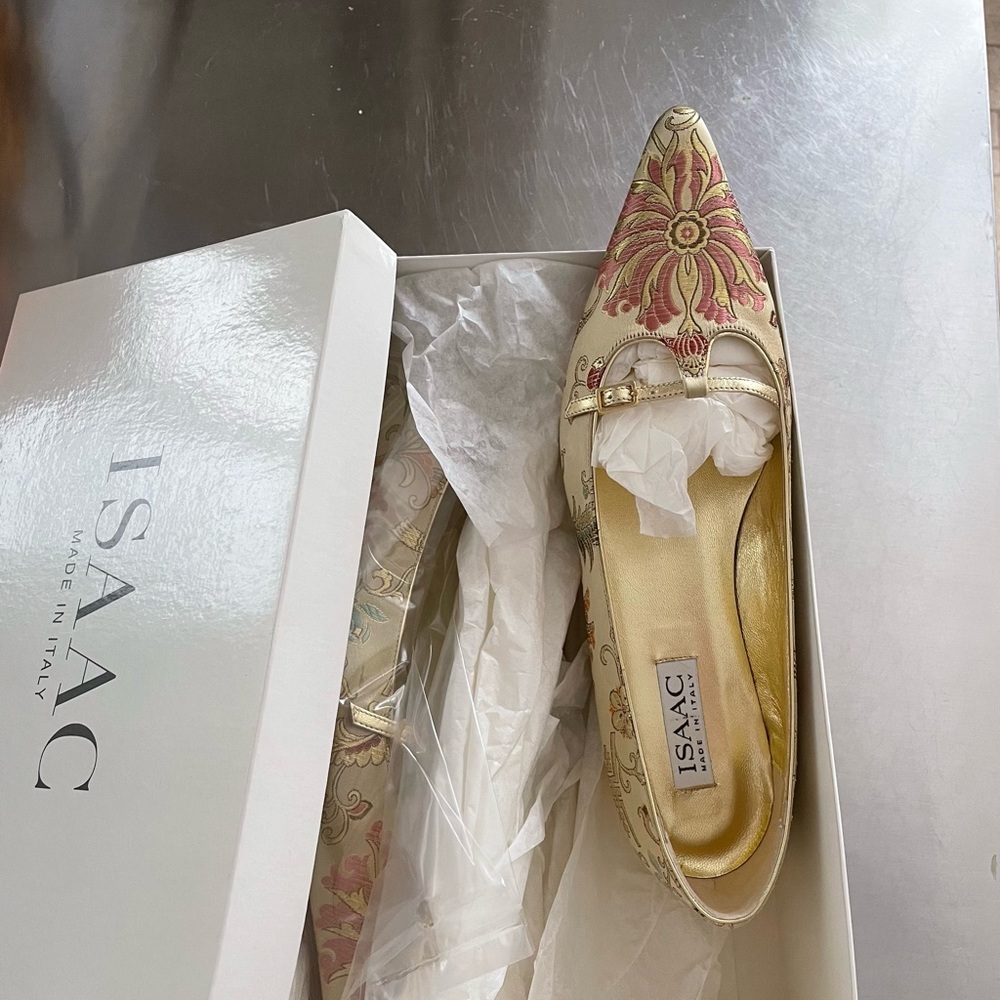 Original Isaac Mizrahi shoes “ Beautiful, Made in Italy Not from Target shoes!